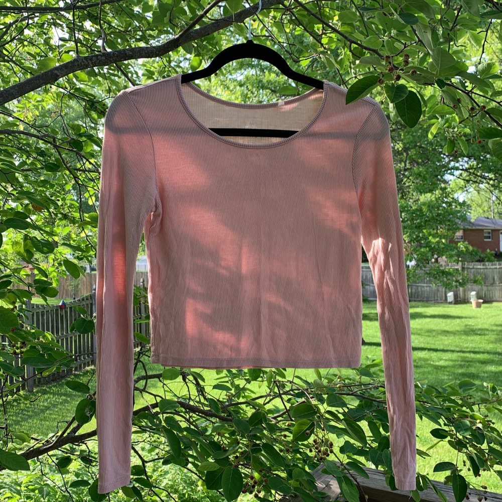 Blush pink ribbed cropped shirt